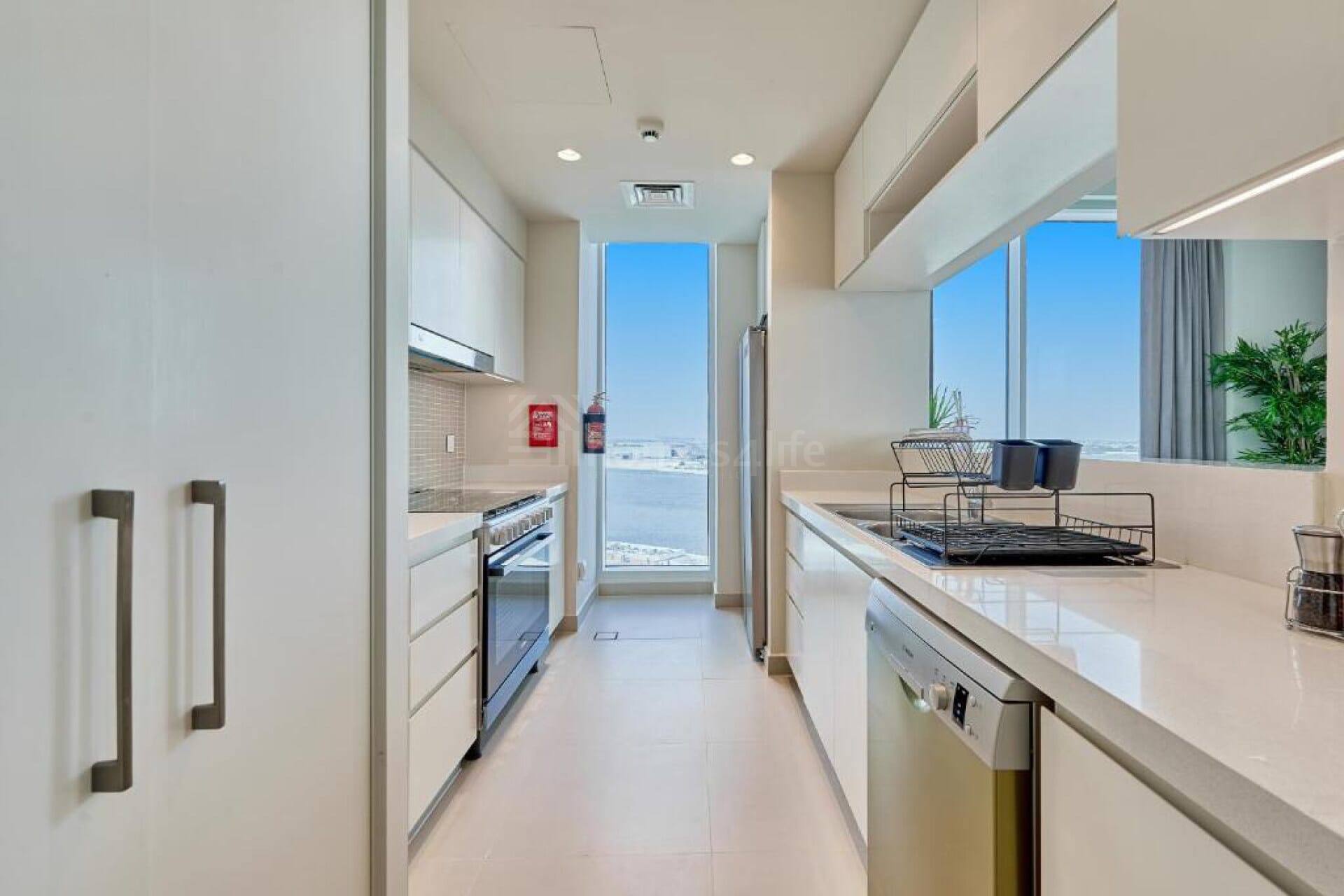 Luxury 1BR with Sea View-5