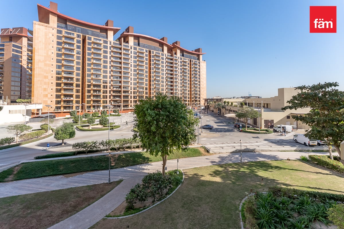 Elegant Palm Jumeirah Retreat-1