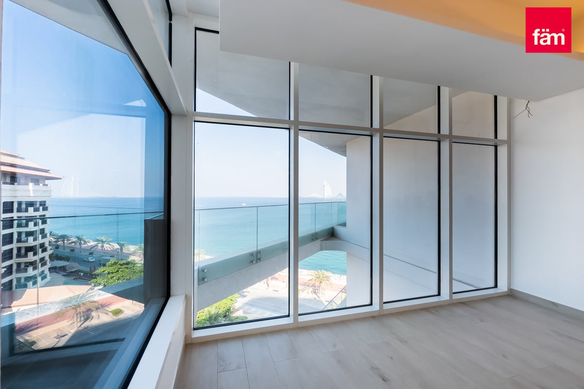 Luxury 1BR with Sea View-16