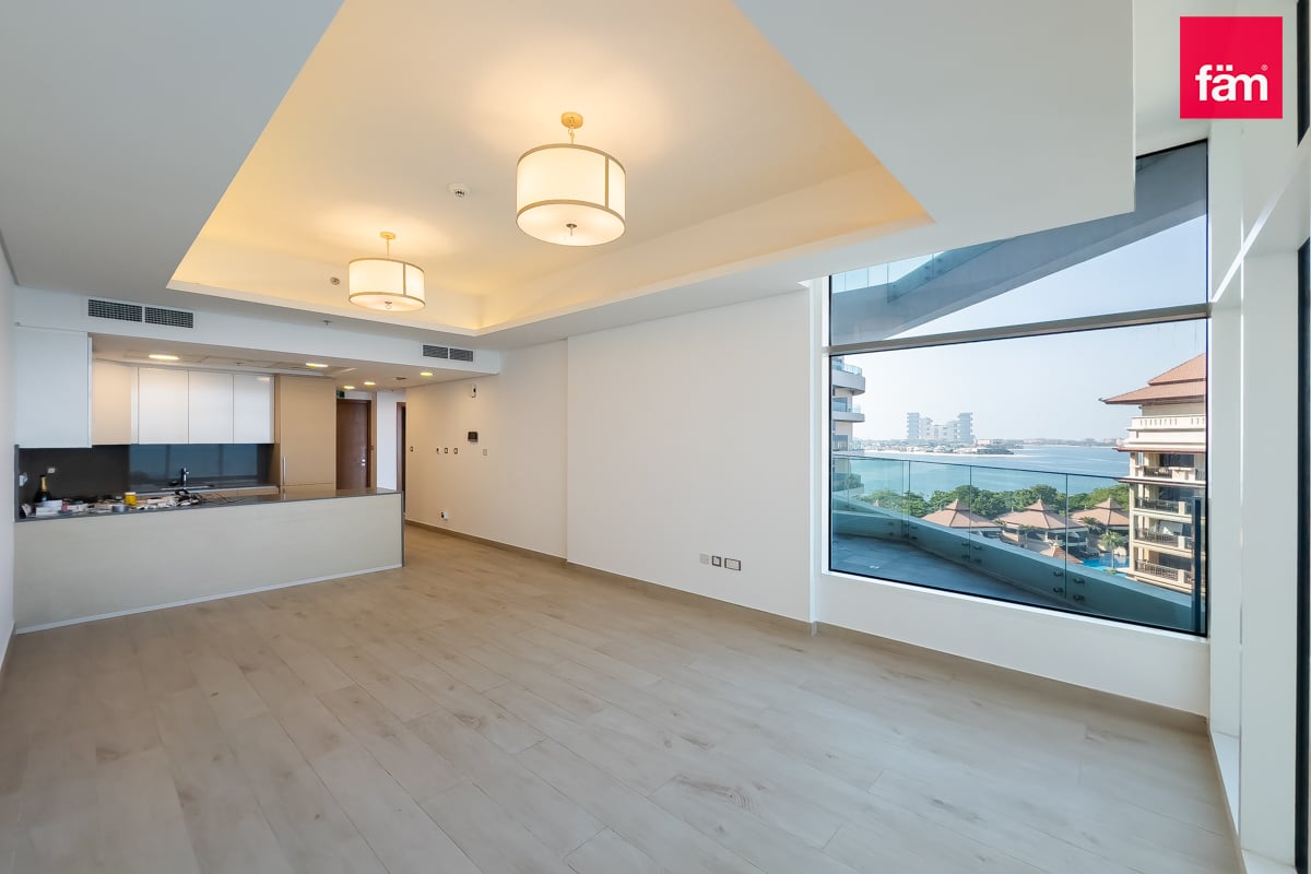 Luxury 1BR with Sea View-4