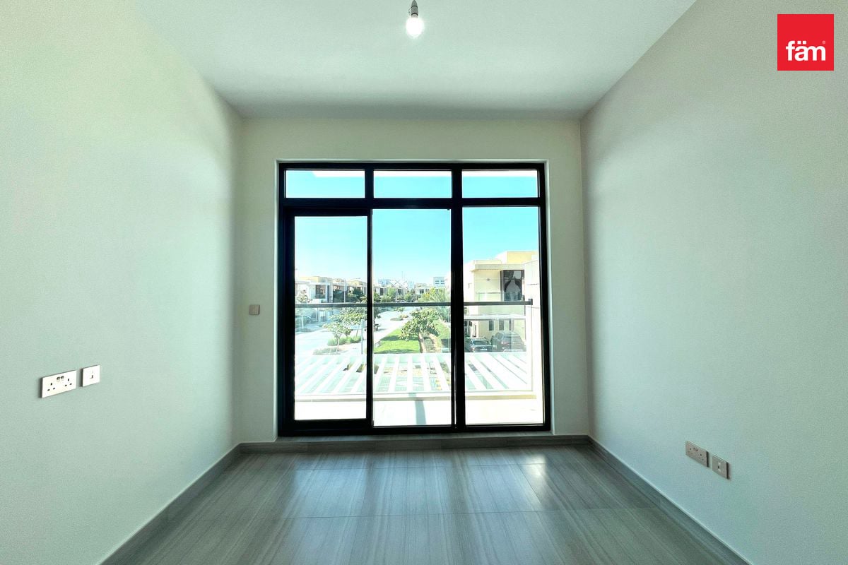 Stylish Townhouse in Damac-23