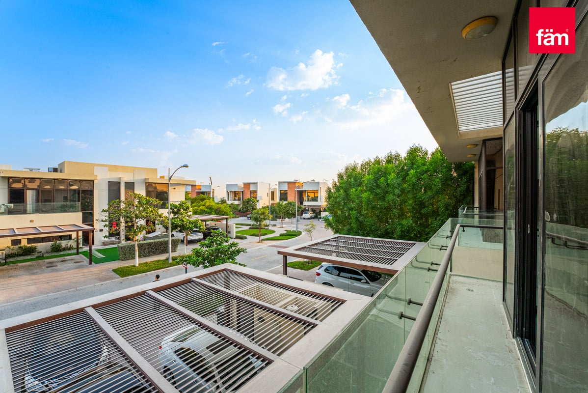 Spacious Townhouse in Damac-11