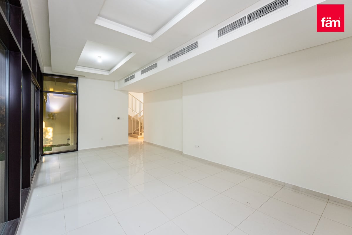 Spacious Townhouse in Damac-6